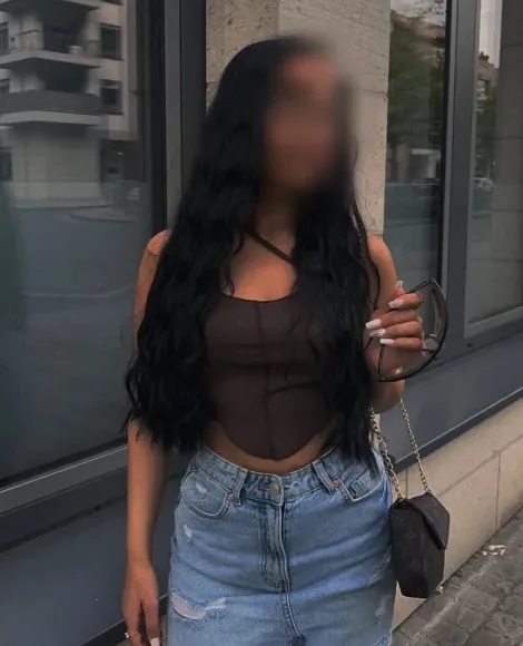 Emilia, 19