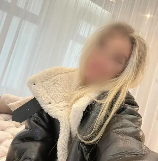 Jelena, 33
