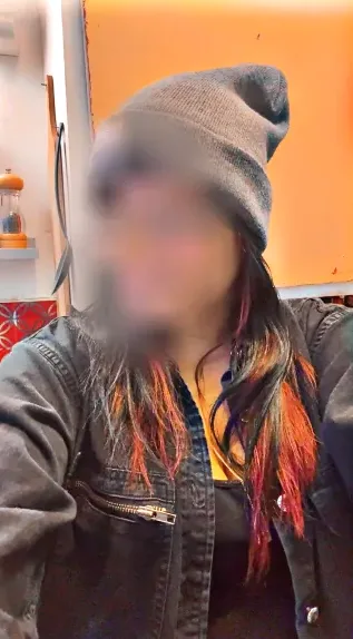 Kathrin, 32