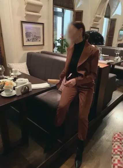 Mia, 39