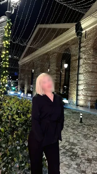 Michaela, 21