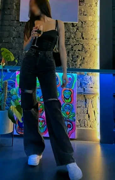 Nadine, 28
