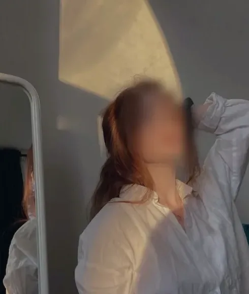 Rosa, 21