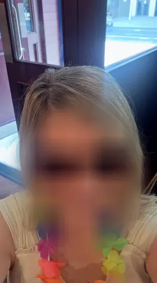 Simone, 38